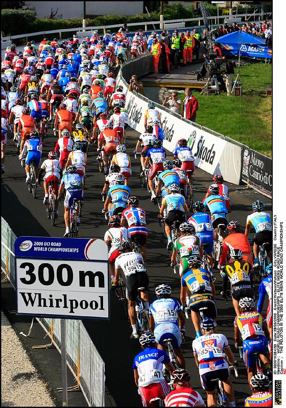 166.jpg - THE PELOTON IN THE 2008 ELITE MENS WORLD ROAD CHAMPIONSHIPS